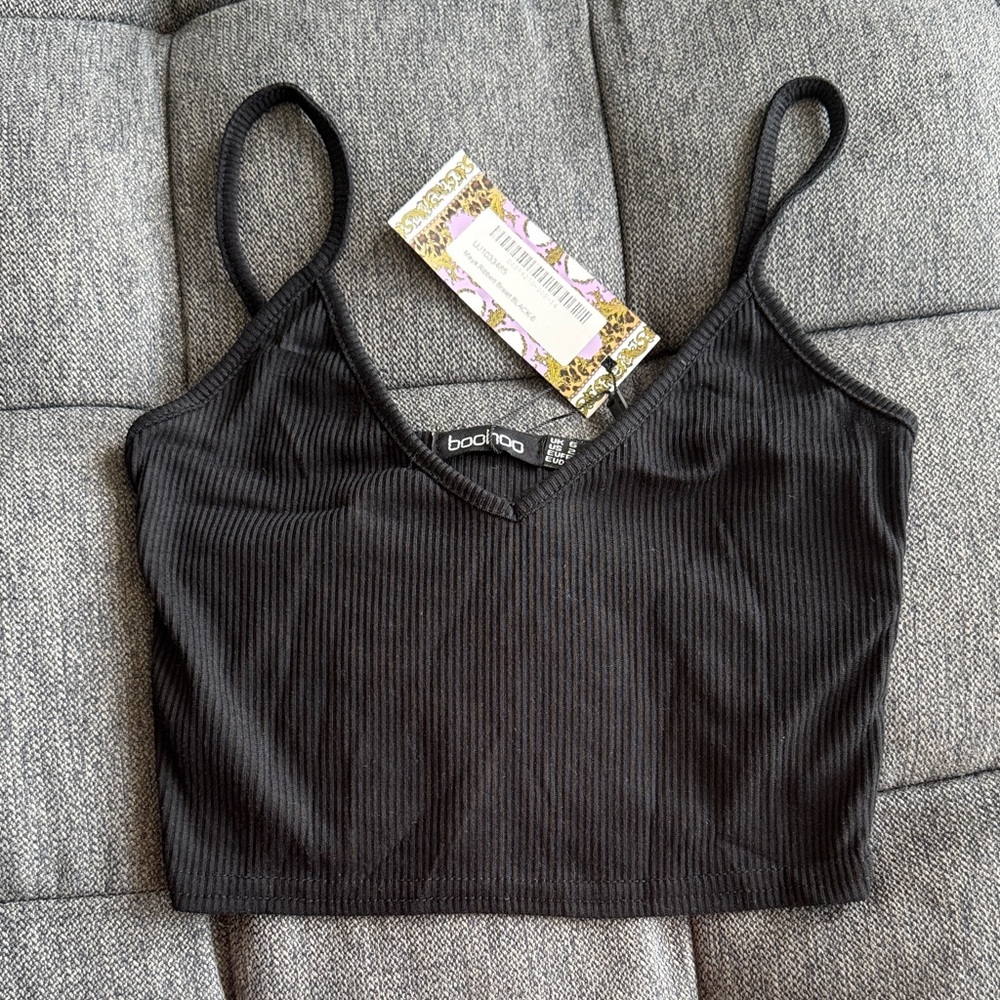 Boohoo Black Ribbed V-Neck Bralet